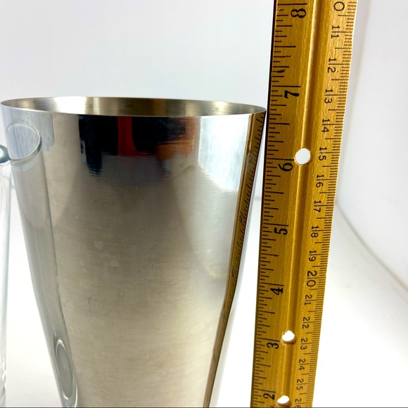 Houdini Boston Shaker by Rabbit 2 Pc. Shaker and Mixing Glass - Picture 5 of 8